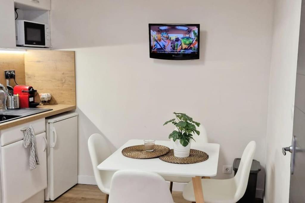 Lourde Center Apartment 3 Bed With Parking لورد المظهر الخارجي الصورة